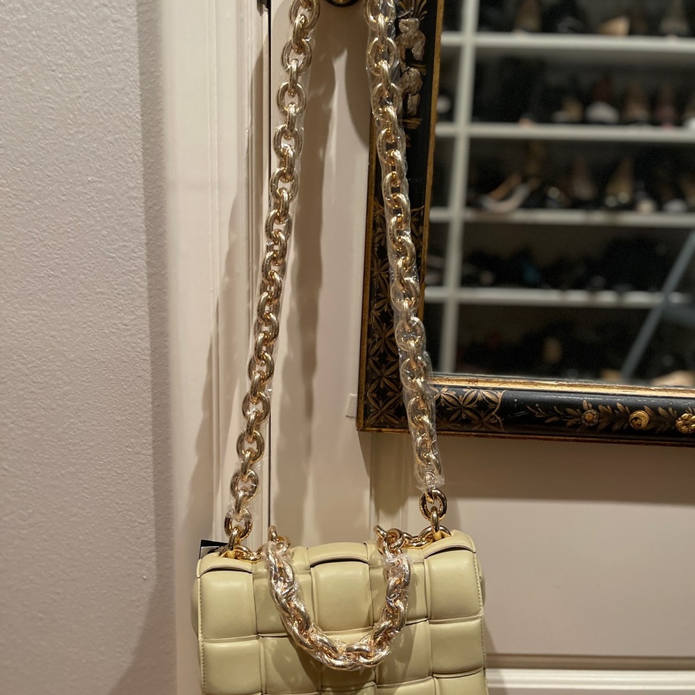 Bottega Veneta cream leather shoulder bag with large chain strap
